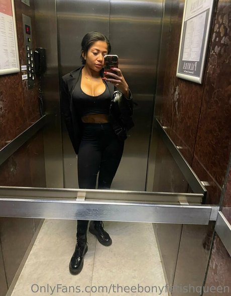 kikiluxxxe sexy model pictures