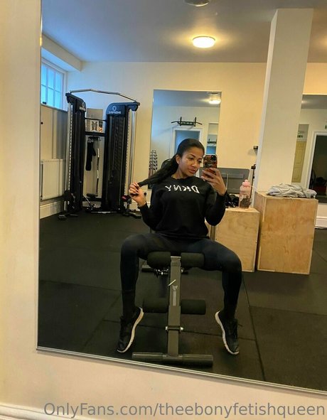 kikiluxxxe star adult photo