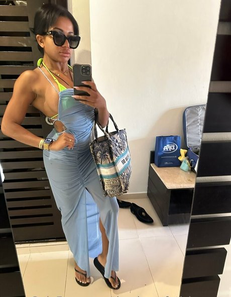 kikiluxxxe star naked picture