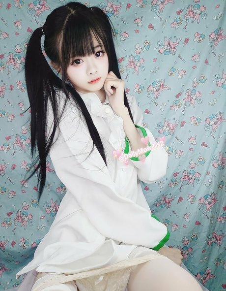 DollyMewTH nudes model photo