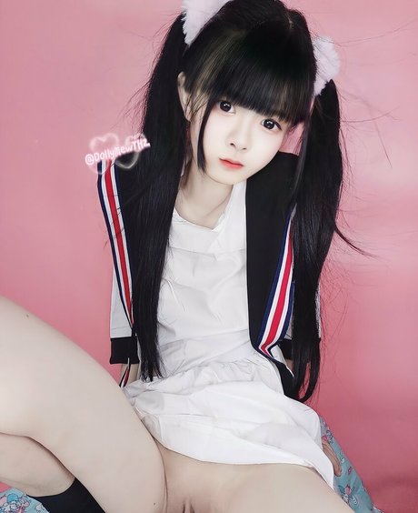 DollyMewTH model art pics