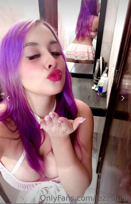Jezzylush star adult galleries