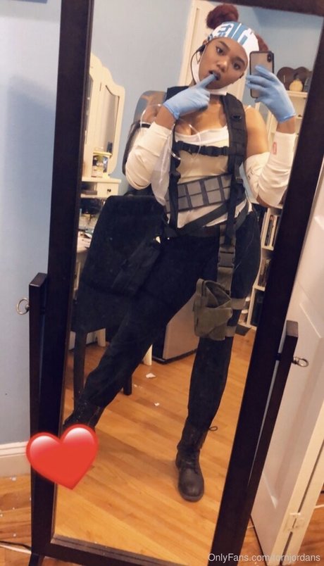 tornjordans star exclusive pictures