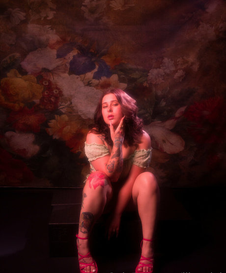 liizardqk pornstar erotic photo