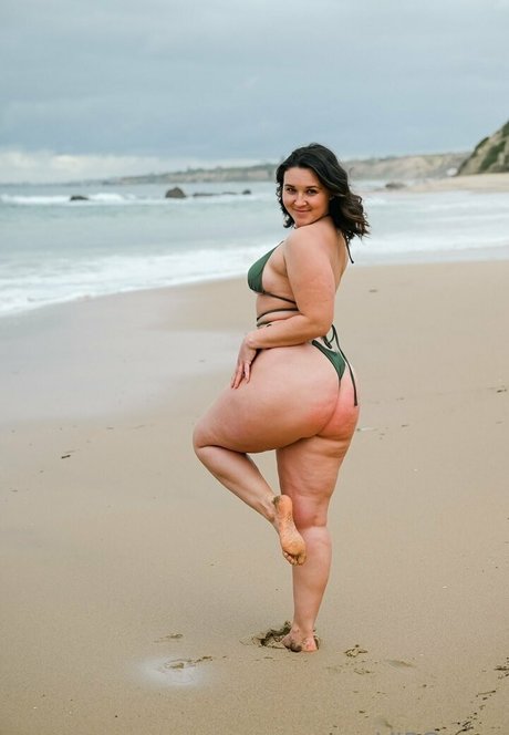 courtneylynnfree naked model img