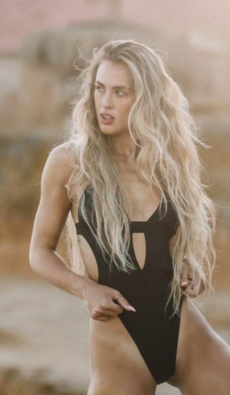 Meeryo7 model pictures