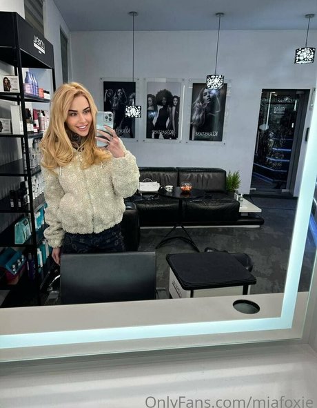 miafoxie xxx star images