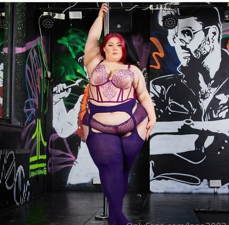 lana2002 nice actress pic