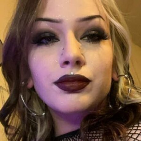 rav3ns1nss model adult archive