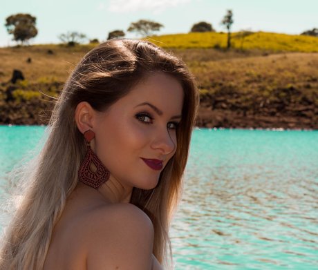 Ana Zalesk art model pics