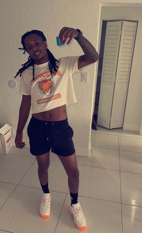 Micah Cruz hd actress pic