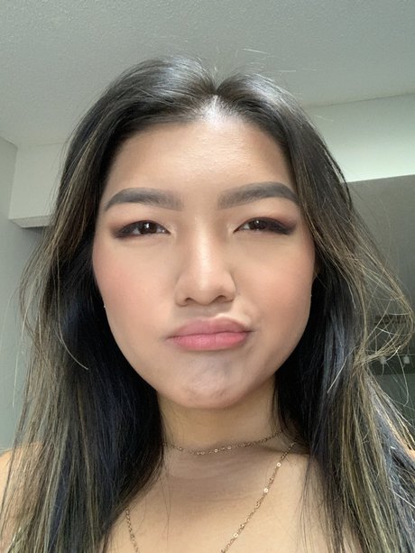 Mia Chung pornstar nude gallery