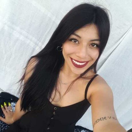 mia agustina sexy actress photo