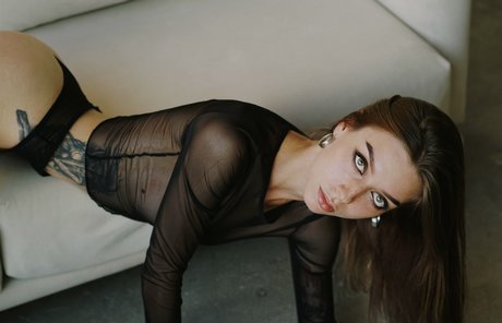 Mia Tibson nude actress photo