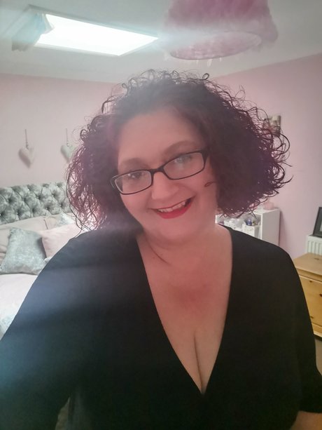 Bella Switch model adult pics