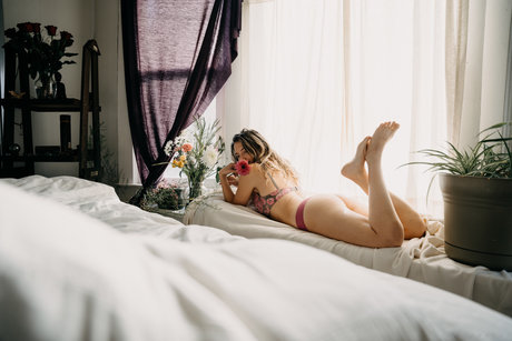 Bare Beauty pornstar erotic photos