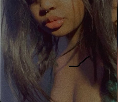 Mila Venus hot pornstar image