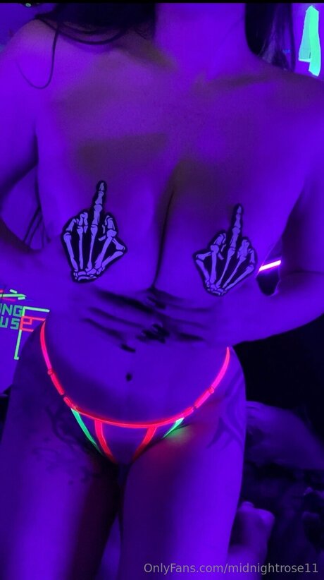 Midnightrose sexy model pic