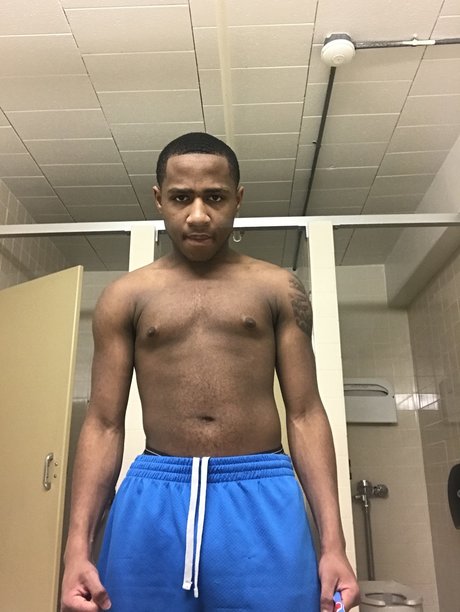 MackGigolo exclusive model photos