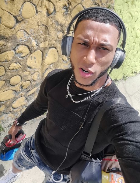 Michy Roa model adult pictures