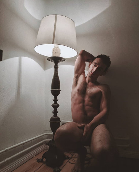 Cas Cuit art star photos