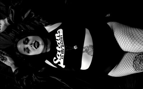 MindyHasABreakdown art model galleries