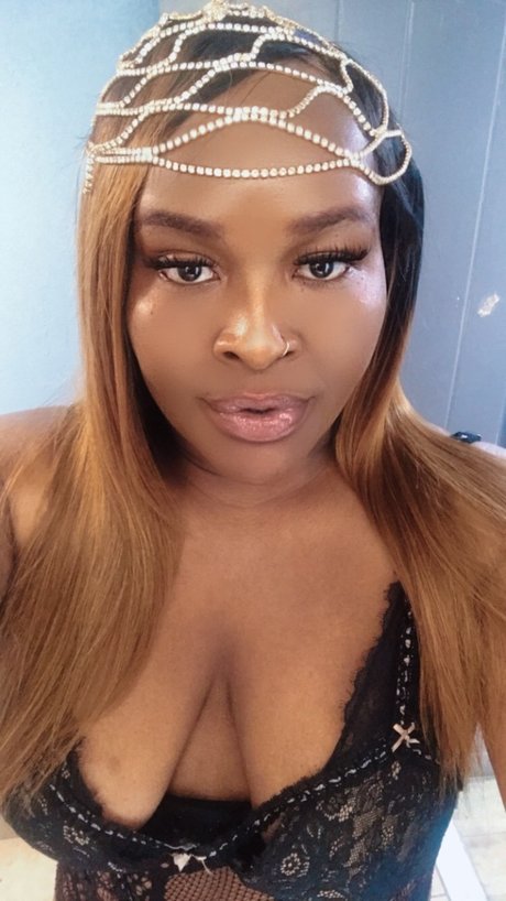 Mimi215 star nude pic