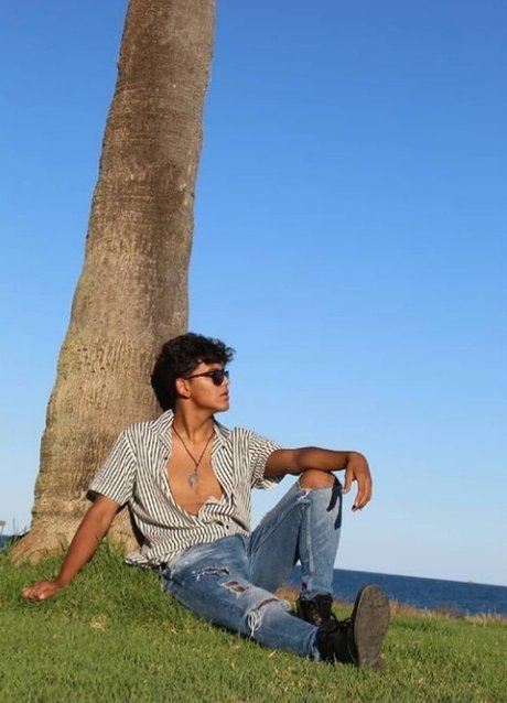 Julian Sanchez perfect model pic