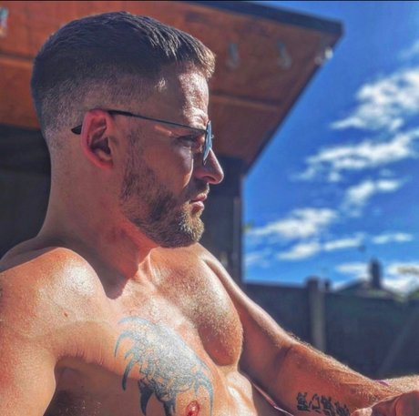 OnlyLambs sexy model img