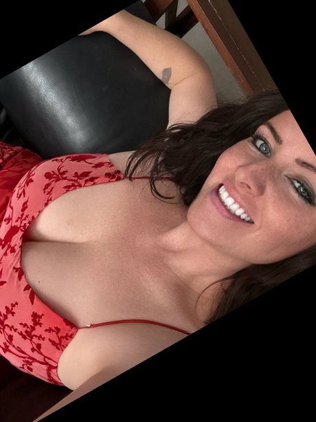 Miss Olivia Night exclusive actress picture