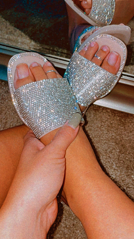 Miss Me erotic actress gallery