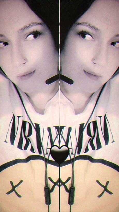 MischiefAddict star erotic pic