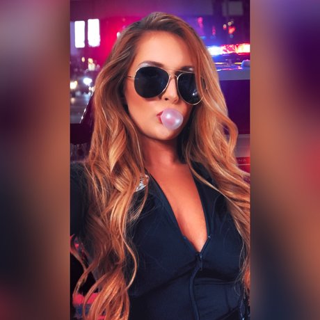 Miss Maggie May free pornstar pictures