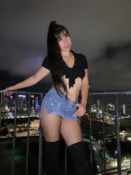 Candy Delicious_ pornstar top pic