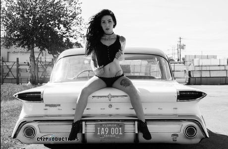 Jescalouise erotic model galleries