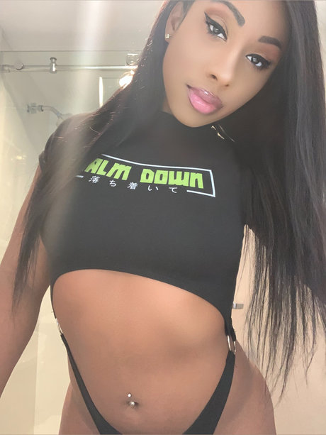 curvy muscle onlyfans pornographic image