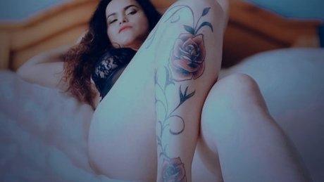 Isis Cobe erotic star photos