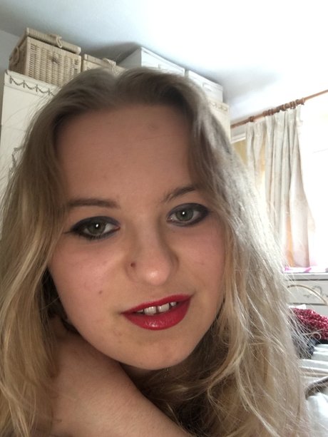 JessieCumzDavis top model picture