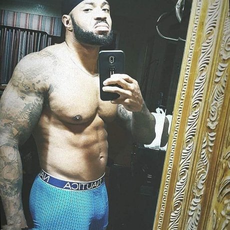 Pretty D ck McJoy_ nude star pictures