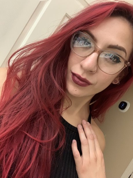 MissyValenz model perfect image