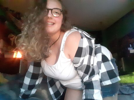 Carolina Peaches star top photos