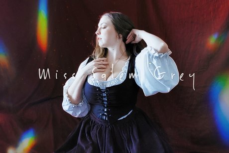 Salem Grey hot model galleries