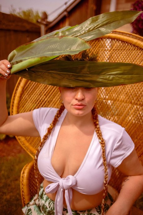 Modeled after the McK perfect model photos