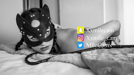 MlleCam model naked images