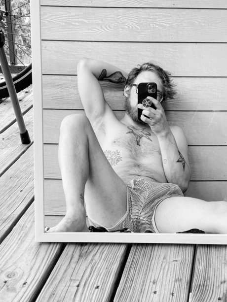 Your Favorite Himbo star hot images