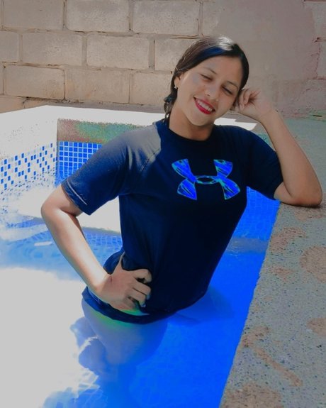 KarlaYa nude model images