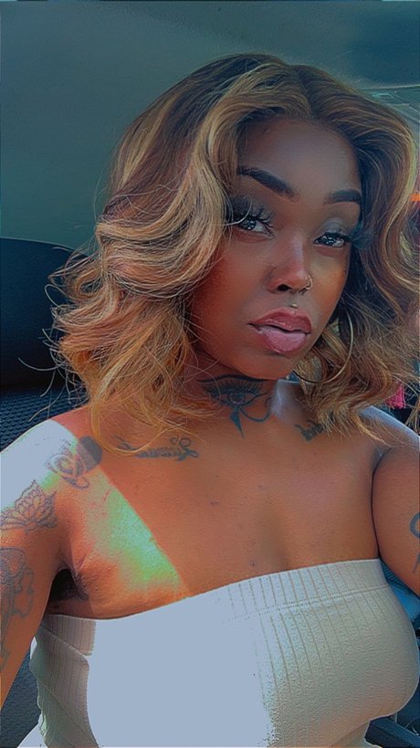 FunJaee xxx pornstar img