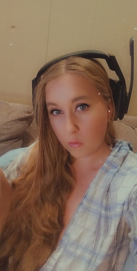 MistyMystic model pretty photo