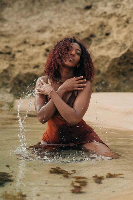 Mona Moore exclusive model pictures