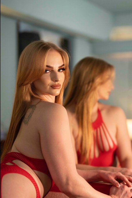 Molly Pdx model erotic picture